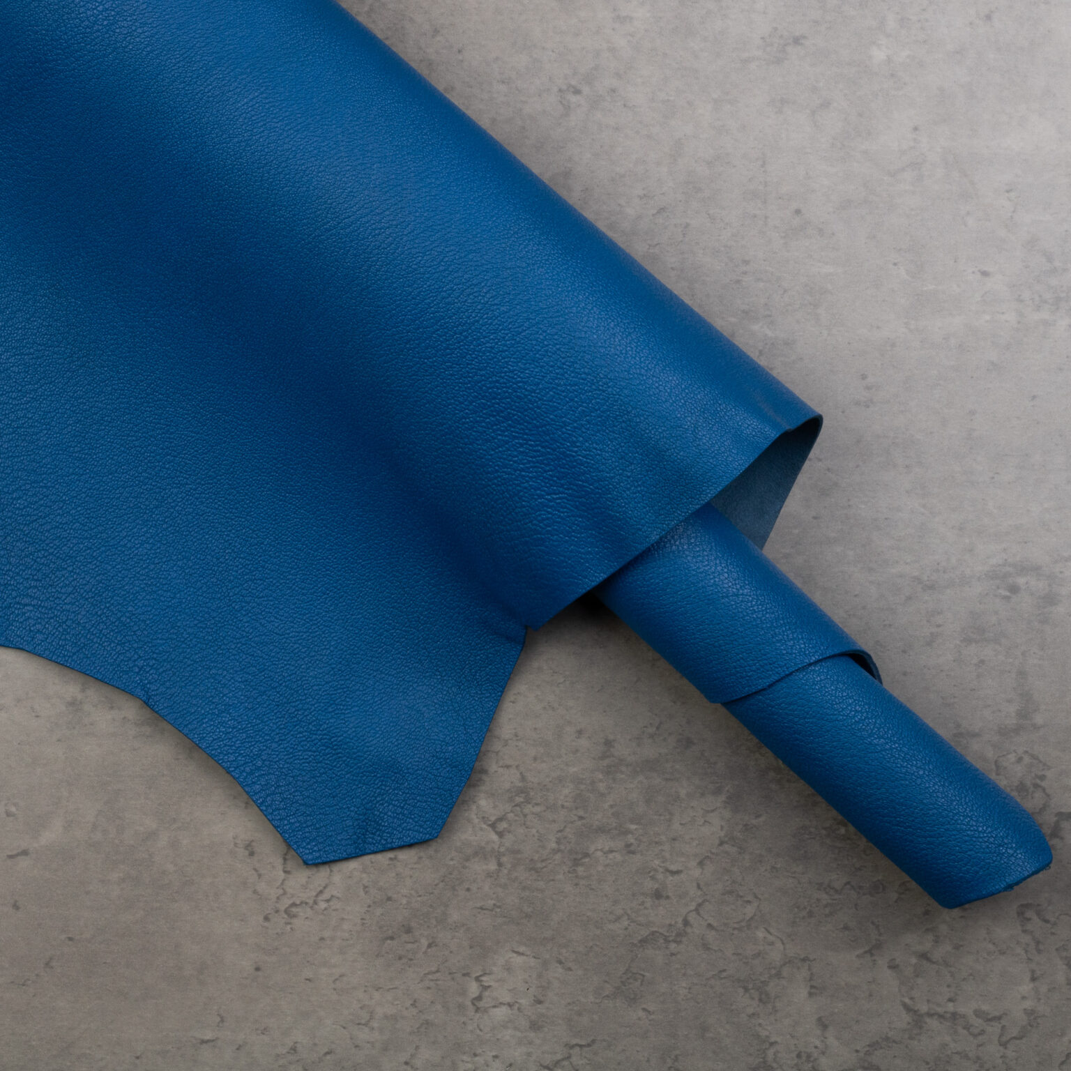 ALRAN FRENCH GOAT – VIVID BLUE - Belts Production
